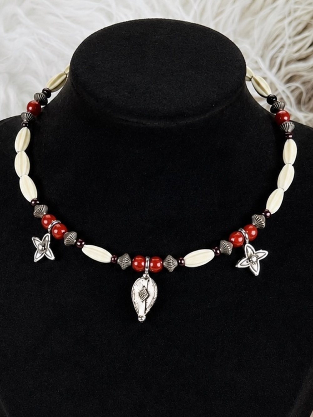 Vintage lightweight, bohemian chic choker necklace